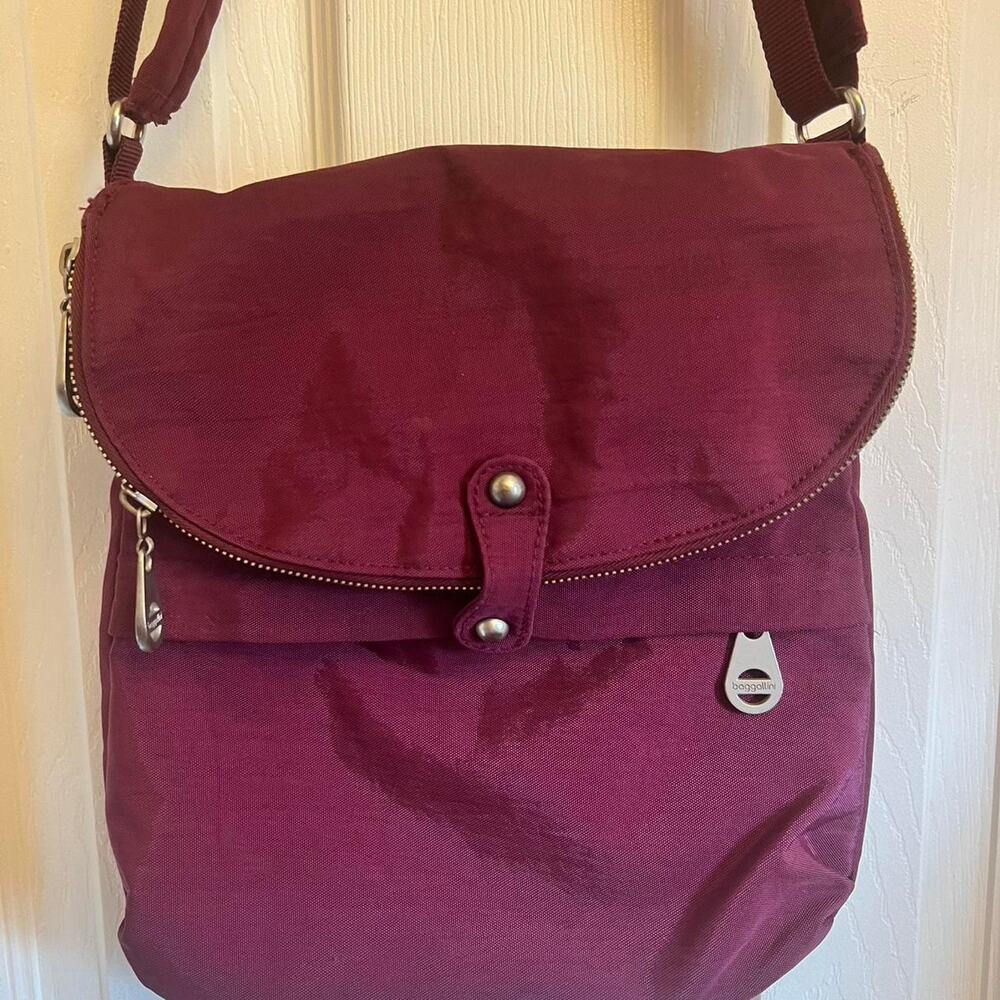 Burgundy baggallini crossbody bag with